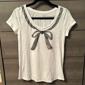 Women’s  LOFT White Bow Graphic Women's Top